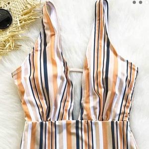 Brand new Cupshe one piece swimsuit 🌞 NWT
